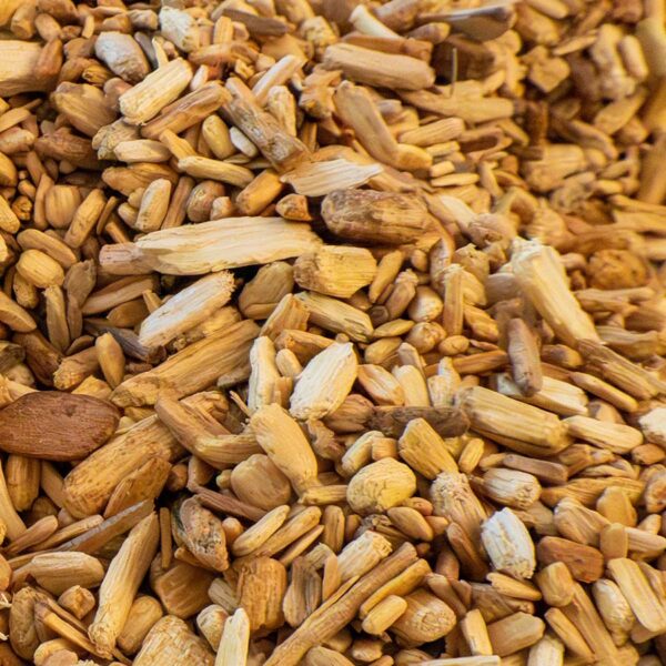 Palo Santo Räucherwerk geschnitten. Heiliges Holz